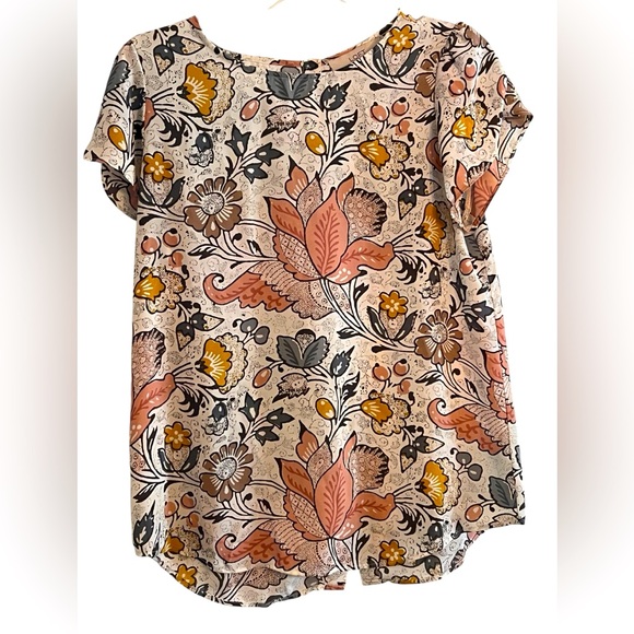 LOFT Tops - LOFT  Cream Floral Sheer  Short sleeve Blouse size S  38” bust. Polyester